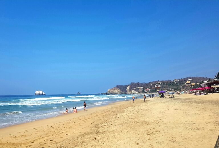 Zipolite beach